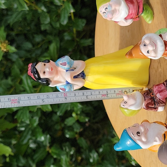 VINTAGE Snow White & The Seven Dwarfs figurines - Picture 7 of 11